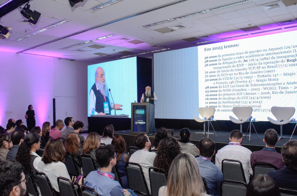 Demi Getschko destaca marcos e desafios da conectividade no 8º A ERA BIM